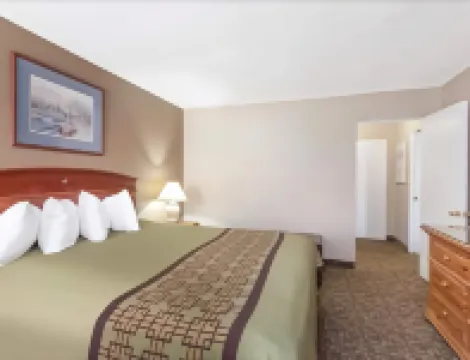 Ramada by Wyndham Fresno North