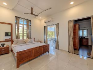 CosmicStays Ekantam - Mountain View Villa Near Pune