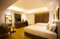 Golden Tulip the Grandmark Dhaka Hotels near টোকিও স্কয়ার
