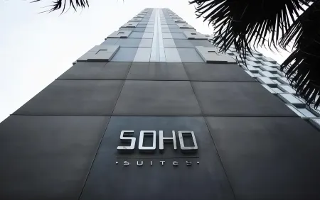 Soho Suites KLCC by 21 Century Travel