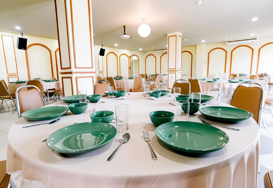 더 파인애플 호텔 끄라비