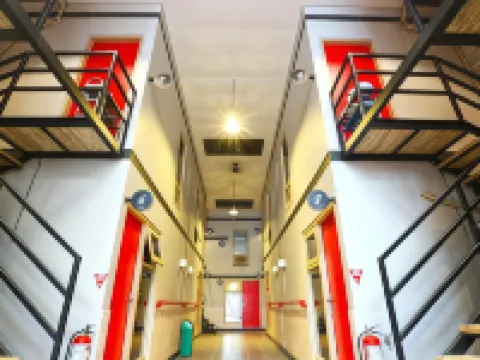 Kamariska Hostel Hoteles en Gedangan