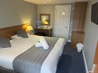 Corner House Hotel Gatwick with Holiday Parking Các khách sạn ở Reigate