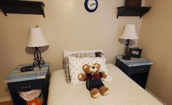 Room in Apartment - Plaid Room 3Min from Yale Univ
