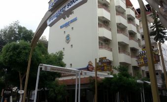 Mola Hotel