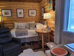 A Private City, Cabin-Feel Studio for 1 Person