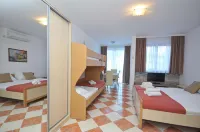 D&D Apartments 3 Hotels in Krimovica