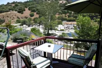 The Gateway Restaurant & Lodge فنادق في ثري ريفرز
