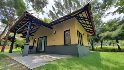 Klov Resort & Spa Отели рядом с достопримечательностью «Pakshipathalam Bird Sanctuary»