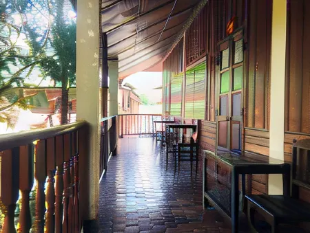 Golden Triangle Palace Hotel