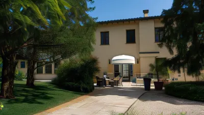 Hotel Villa Nabila Отели в г. Пегоньяга
