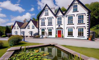 Coed Mawr Hall Bed & Breakfast
