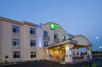 Holiday Inn Express & Suites Bastrop Hotels near World's Largest Gingerbread Man