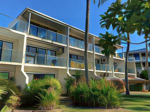 Beachfront Terraces with Onsite Reception & Check IN