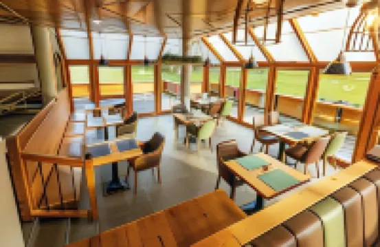 克魯姆巴赫託爾酒店 榮-格拉伯菲爾德縣酒店