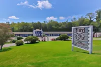 Olde Tavern Motel and Inn - Cape Cod Hotel di Orleans