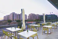 The Stay Furnished Apartments Hotel di Dbayeh