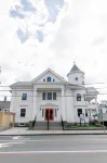 The Bell Inn Hotels in Peabody