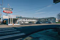 La Hacienda Motel Hotels in SODO