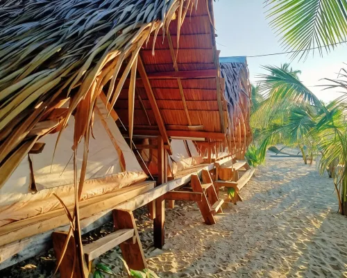 แอมวานี บีช แคมป์ โรงแรมใกล้หาดดูลี
