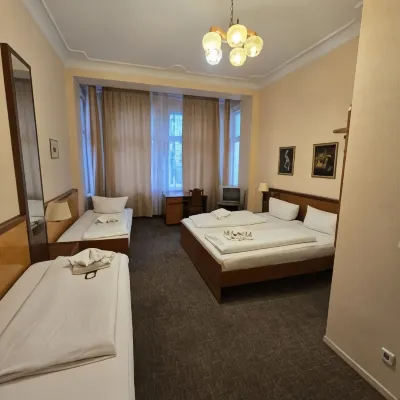 โรงแรมเพนชั่น อาร์เคอ โรงแรมใกล้เบอร์ลินโอลิมปิกสเตเดียม