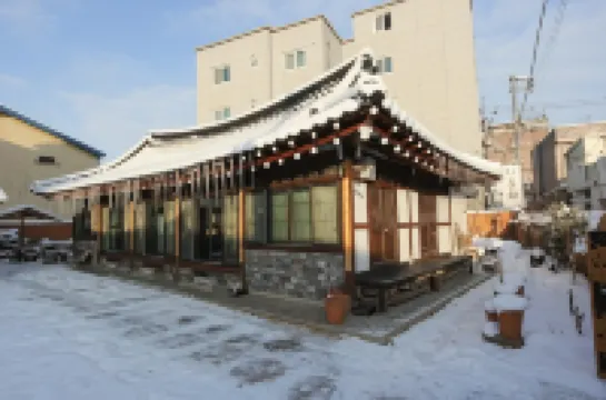 達松齋韓屋旅館 月田公園附近的飯店