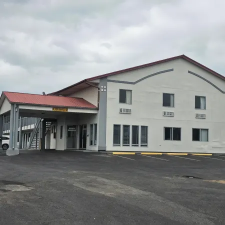 Budgetel Inn & Suites