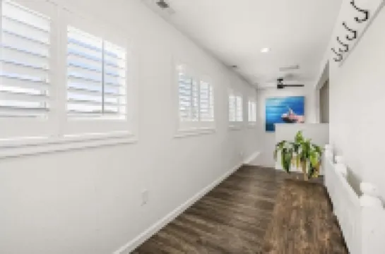 Seaside Breeze - 4BR 3BA 5 min. Walk to Beach