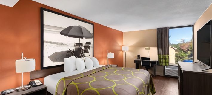 Super 8 by Wyndham Myrtle Beach/Market Common Area Hotels in Myrtle Beach