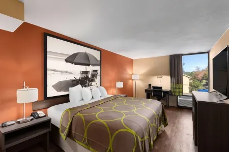 Super 8 by Wyndham Myrtle Beach/Market Common Area