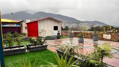 Hotel Roof Cottages Swat Các khách sạn ở Swat Tehsil