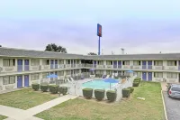 Motel 6 San Marcos, TX - Ramah keluarga