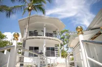 J&R Residence Hotels near Plaza de Jagna