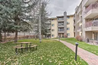 Colorado Escape w/ Pool Access & Mountain Views! - balcony