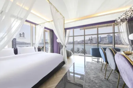 De Homme Hotel