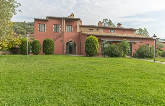 雷卡沙羅西迪蒙特布歐諾農莊酒店