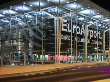 Airport Hotel Basel - Convenient & Friendly