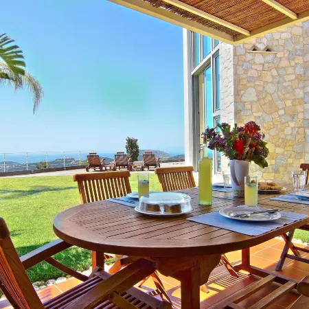 Villa TakeOff Saronida