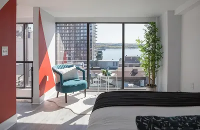 Cameo Hotel and Suites