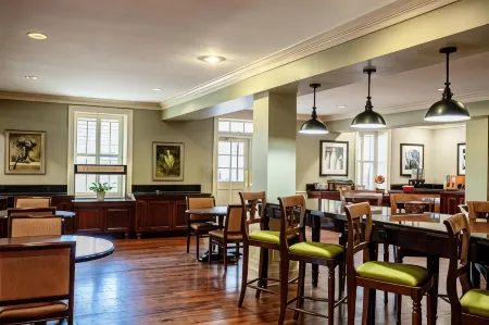 Hampton Inn Charleston-Historic District Отели в г. Чарльстон