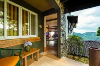 West 35 Eco Mountain Resort - parking