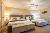 Ultimate Relaxation Retreat w/ Game Room & Hot Tub Hotels in Ahwahnee