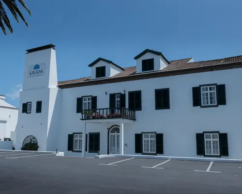 Lagoa Hostel & Suites Hotels in Lagoa