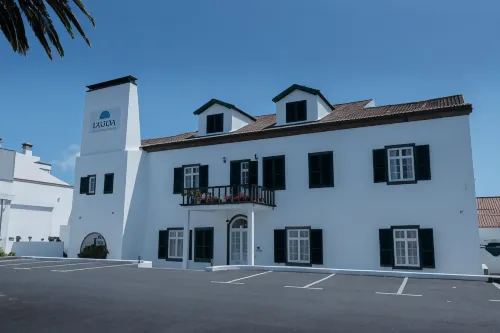 Lagoa Hostel & Suites Hotels in Agua De Pau