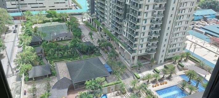 Flair Towers Staycation with Pool Hotels in Mandaluyong