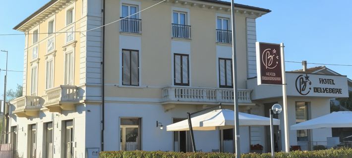 Hotel Belvedere Отели в г. Фучеккьо