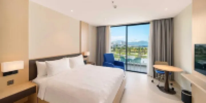 JOY Sea View Apartment in Cam Ranh Nha Trang - Standard Apartment, Balcony, Partial Ocean View