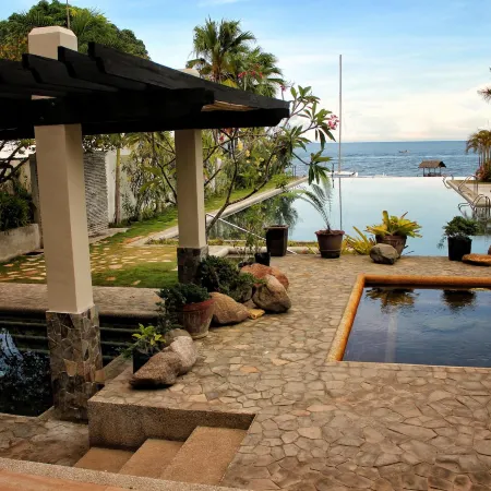 Munting Paraiso by Bravo Hotel