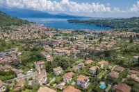 Villa Alberti 900m from Garda Lake