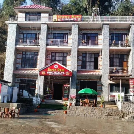 Shree Ram Hotel